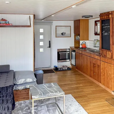 Prachtig Schip In Manstad Met Uitzicht Op Zee Vanuit Het Botel 4*