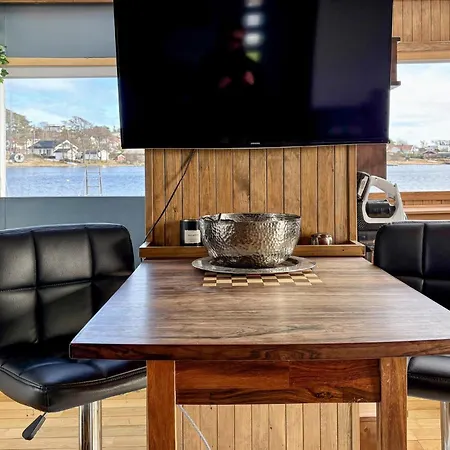 Botel Prachtig Schip In Manstad Met Uitzicht Op Zee Vanuit Het 4*