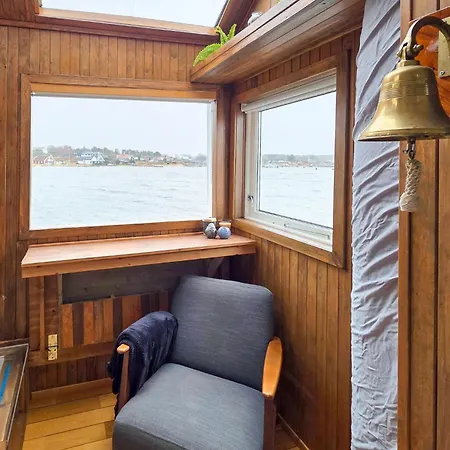 Prachtig Schip In Manstad Met Uitzicht Op Zee Vanuit Het Botel 4*