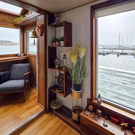 Prachtig Schip In Manstad Met Uitzicht Op Zee Vanuit Het Botel