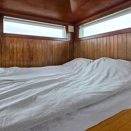 Prachtig Schip In Manstad Met Uitzicht Op Zee Vanuit Het Botel