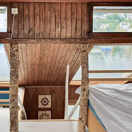 Botel Prachtig Schip In Manstad Met Uitzicht Op Zee Vanuit Het Lervik